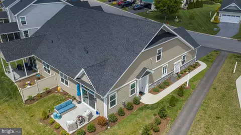 116 Copperstone Ct, Millersville, PA 17551