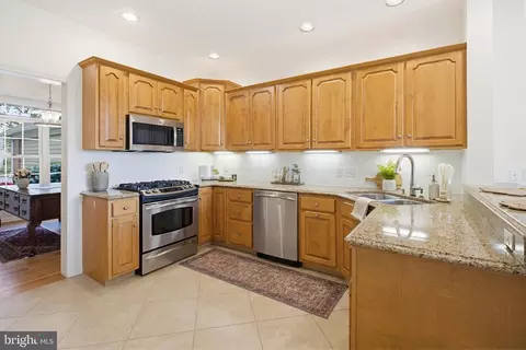 Kitchen - 634 Northfield Rd, Lititz, PA 17543 photo 3 of 4