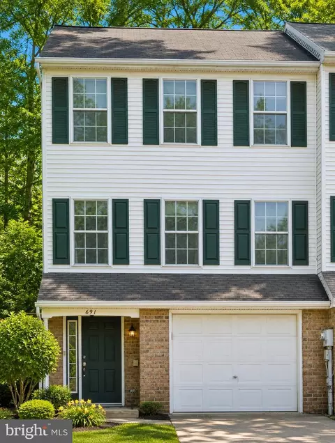 691 Rockwood Dr, Elizabethtown, PA 17022