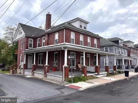 36 N 38 N Poplar St, Elizabethtown, PA 17022