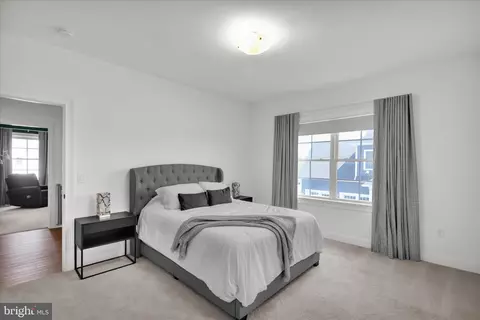 Bedroom - 658 Fleetwood Dr, Lititz, PA 17543 photo 6 of 10