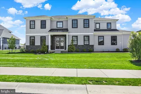Exterior - 658 Fleetwood Dr, Lititz, PA 17543 photo 3 of 27