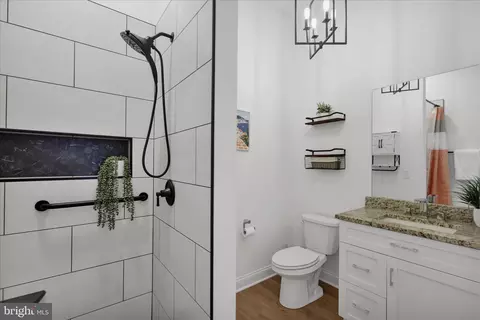 Bath - 658 Fleetwood Dr, Lititz, PA 17543 photo 1 of 11