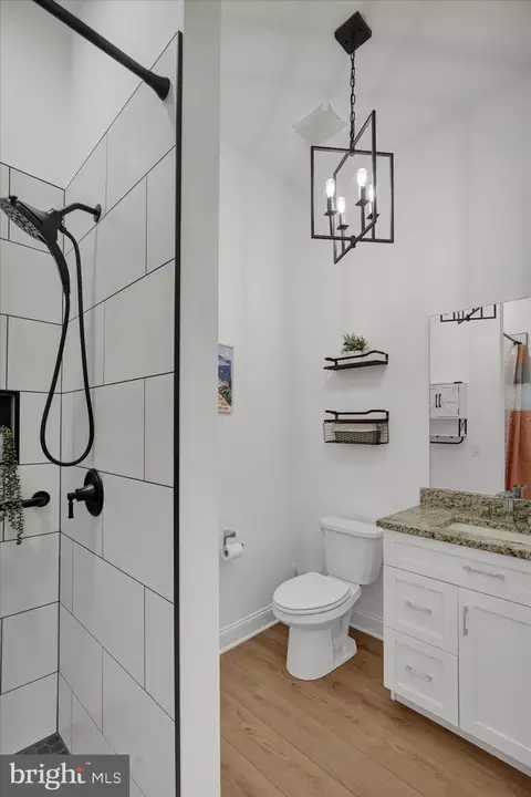 Bath - 658 Fleetwood Dr, Lititz, PA 17543 photo 3 of 11