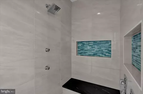 Bath - 658 Fleetwood Dr, Lititz, PA 17543 photo 11 of 11