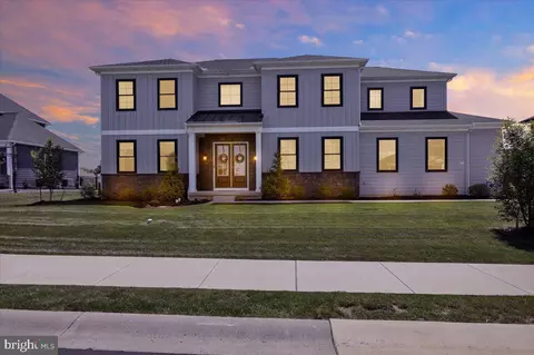 Exterior - 658 Fleetwood Dr, Lititz, PA 17543 photo 4 of 27
