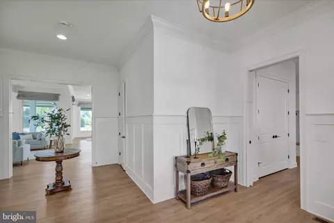 Entry Way - 658 Fleetwood Dr, Lititz, PA 17543 photo 2 of 13