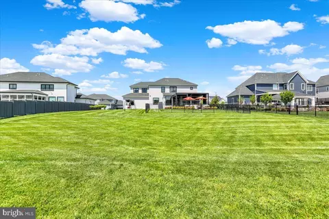Exterior - 658 Fleetwood Dr, Lititz, PA 17543 photo 13 of 27