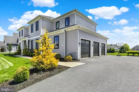 Exterior - 658 Fleetwood Dr, Lititz, PA 17543 photo 14 of 27