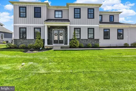 Exterior - 658 Fleetwood Dr, Lititz, PA 17543 photo 7 of 27