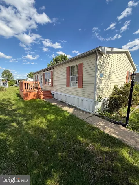 102 Bridlewood Ct S, Lancaster, PA 17603