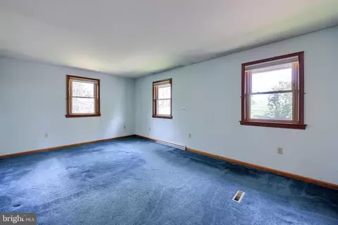 Bedroom - 242 Skyview Ln, Lititz, PA 17543 photo 1 of 5