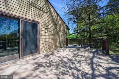Exterior - 242 Skyview Ln, Lititz, PA 17543 photo 7 of 8
