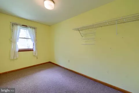 Bedroom - 242 Skyview Ln, Lititz, PA 17543 photo 2 of 5