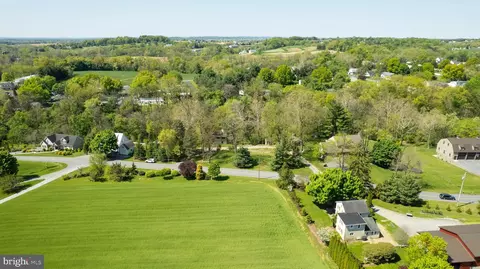 View/Area - 242 Skyview Ln, Lititz, PA 17543 photo 2 of 5