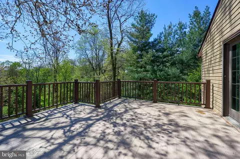 Exterior - 242 Skyview Ln, Lititz, PA 17543 photo 6 of 8