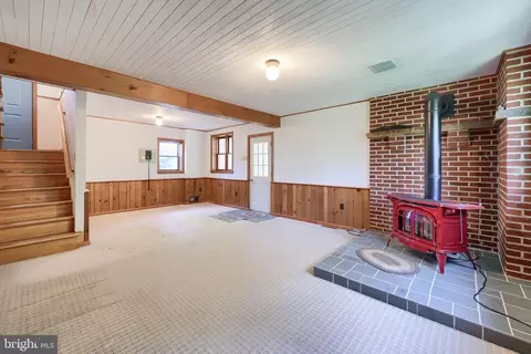 Living - 242 Skyview Ln, Lititz, PA 17543 photo 2 of 6