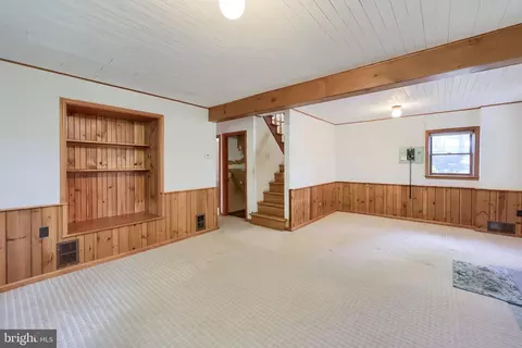 Living - 242 Skyview Ln, Lititz, PA 17543 photo 3 of 6