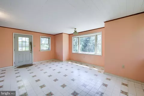 Living - 242 Skyview Ln, Lititz, PA 17543 photo 6 of 6
