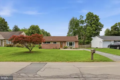 2608 Chestnut View Dr, Lancaster, PA 17603