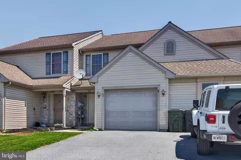 53 Chickadee Cir, Leola, PA 17540