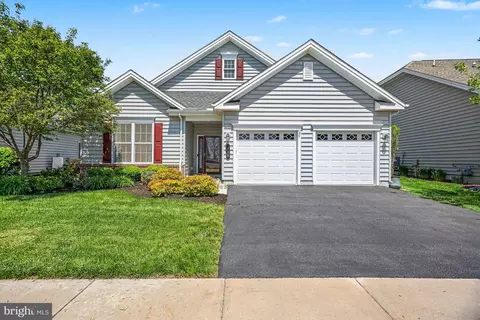 468 Resolution Dr, Lititz, PA 17543