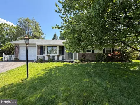 334 E Oregon Rd, Lititz, PA 17543