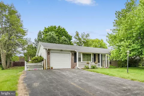 334 E Oregon Rd, Lititz, PA 17543