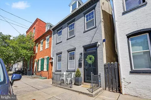 327 E Chestnut St, Lancaster, PA 17602