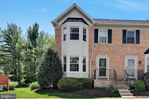 339 Cobblestone Ln, Lancaster, PA 17601
