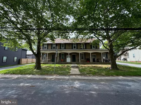 154-158 Main St W, Leola, PA 17540