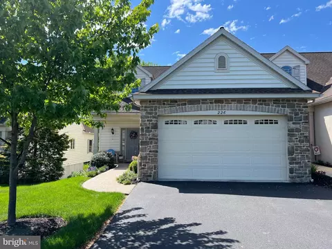 226 Masonic Dr, Elizabethtown, PA 17022