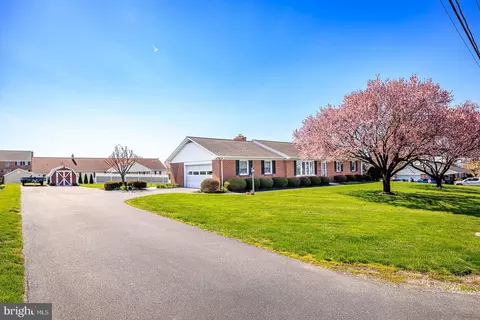 480 N Railroad Ave, New Holland, PA 17557