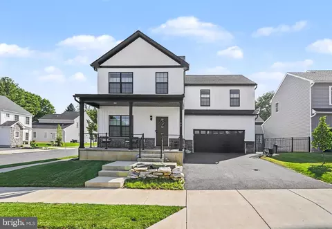 100 Meadows Bnd, Lititz, PA 17543