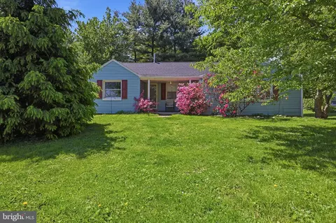 330 Cedar Ln, Mount Joy, PA 17552