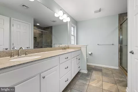 Bath - 1022 Glory Way, Lititz, PA 17543 photo 1 of 2