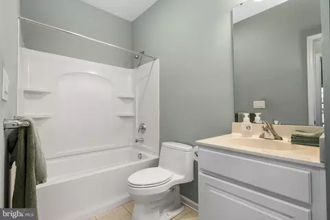 Entry Way - 1022 Glory Way, Lititz, PA 17543 photo 2 of 2