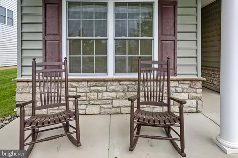 Exterior - 1022 Glory Way, Lititz, PA 17543 photo 2 of 2