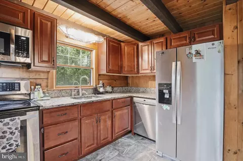 Kitchen - 20 Star Lite Dr, Lititz, PA 17543 photo 2 of 2