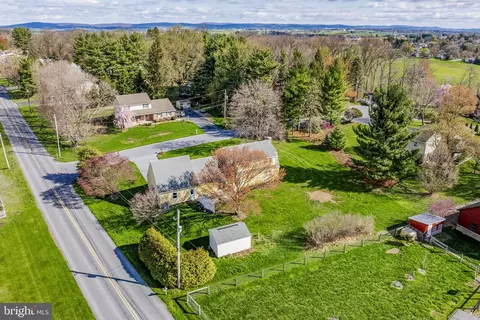 View/Area - 2 Arlin Cir, Lititz, PA 17543 photo 4 of 7