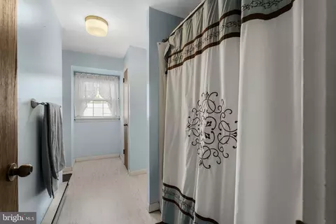 Entry Way - 2 Arlin Cir, Lititz, PA 17543 photo 3 of 3