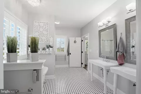 Bath - 640 Snyder Rd, Lititz, PA 17543 photo 2 of 3