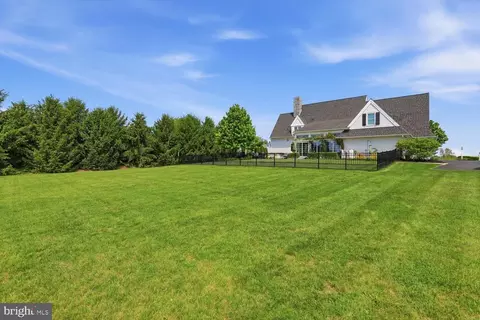 Exterior - 640 Snyder Rd, Lititz, PA 17543 photo 8 of 13