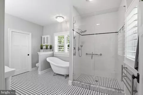 Bath - 640 Snyder Rd, Lititz, PA 17543 photo 1 of 3