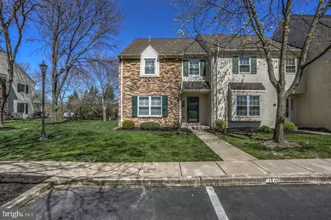 118 Oak Knoll Cir, Millersville, PA 17551