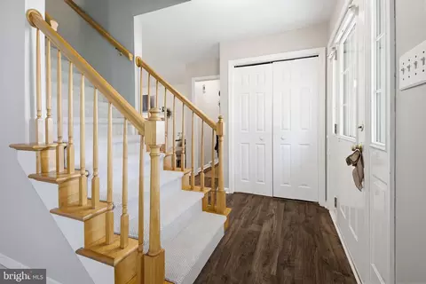 Entry Way - 35 Pinewood Ave, Lititz, PA 17543 photo 1 of 1