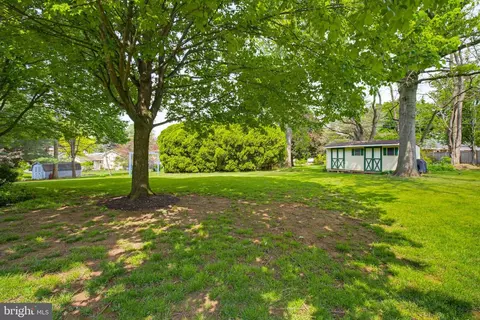 Exterior - 35 Pinewood Ave, Lititz, PA 17543 photo 6 of 6