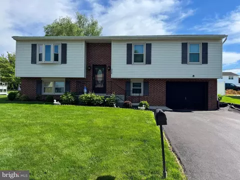 3218 Caroline Dr, East Petersburg, PA 17520