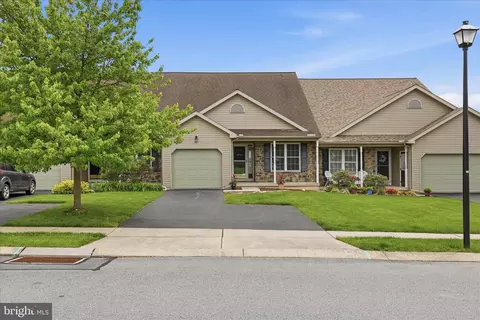 463 Thrush Dr, Manheim, PA 17545
