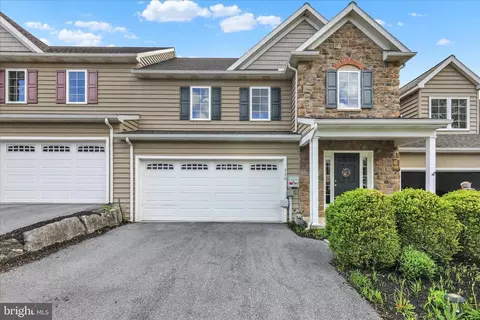 330 Wendover Way, Lancaster, PA 17603